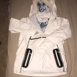 Sweaty Betty Women’s Sz Large ski jacket.